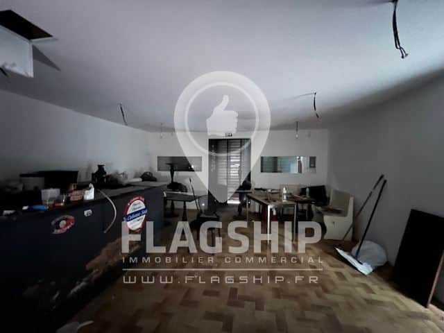 Local commercial · 87 m² · Achat des murs — photo 1