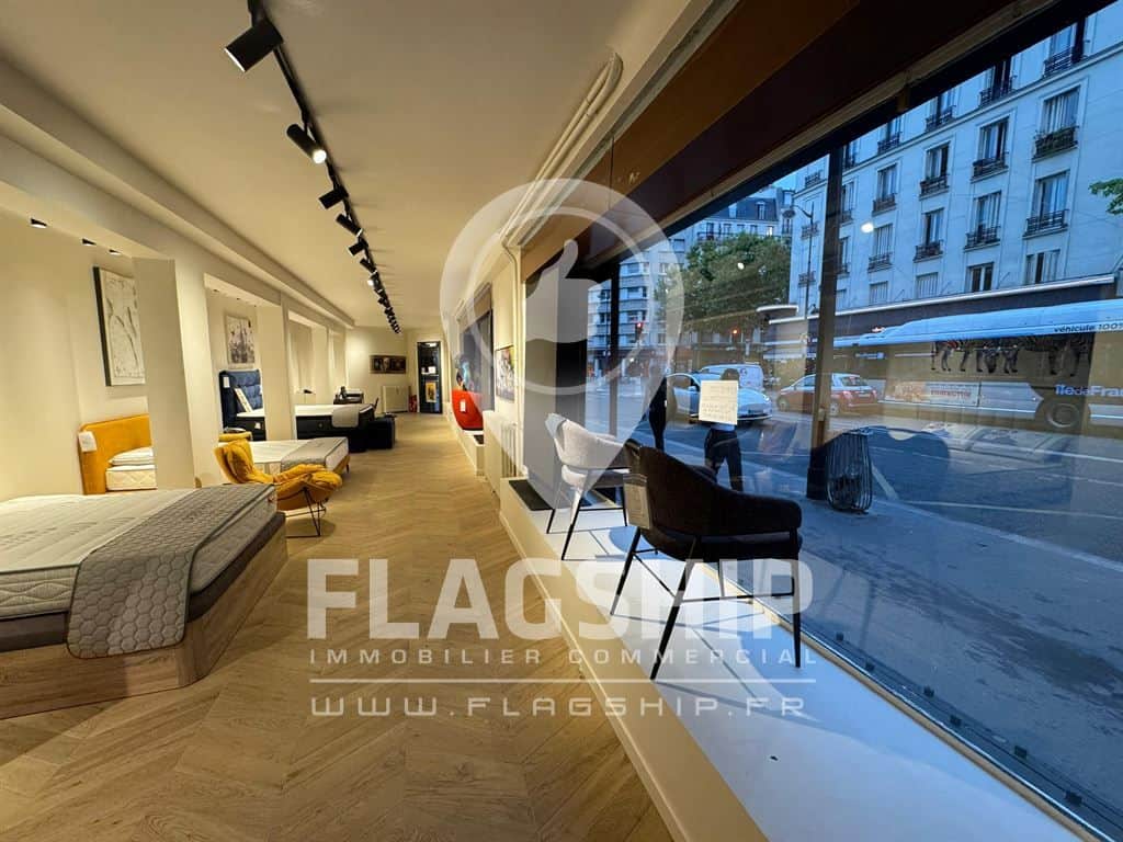 Local commercial · 121 m² · Cession de bail — photo 1