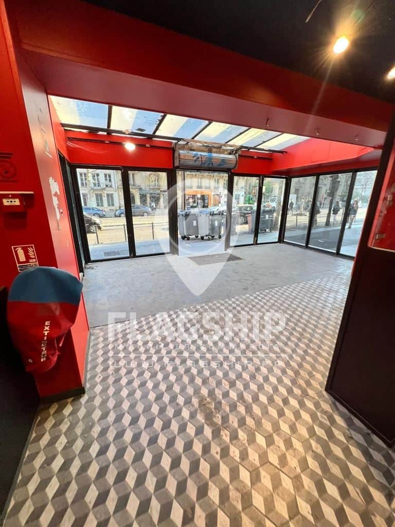Local commercial · 198 m² · Location — photo 1