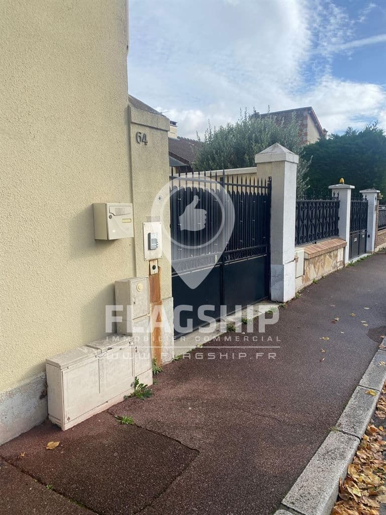 Local commercial · 150 m² · Location — photo 1