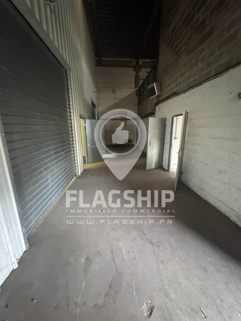 Local commercial · 785 m² · Location — photo 1