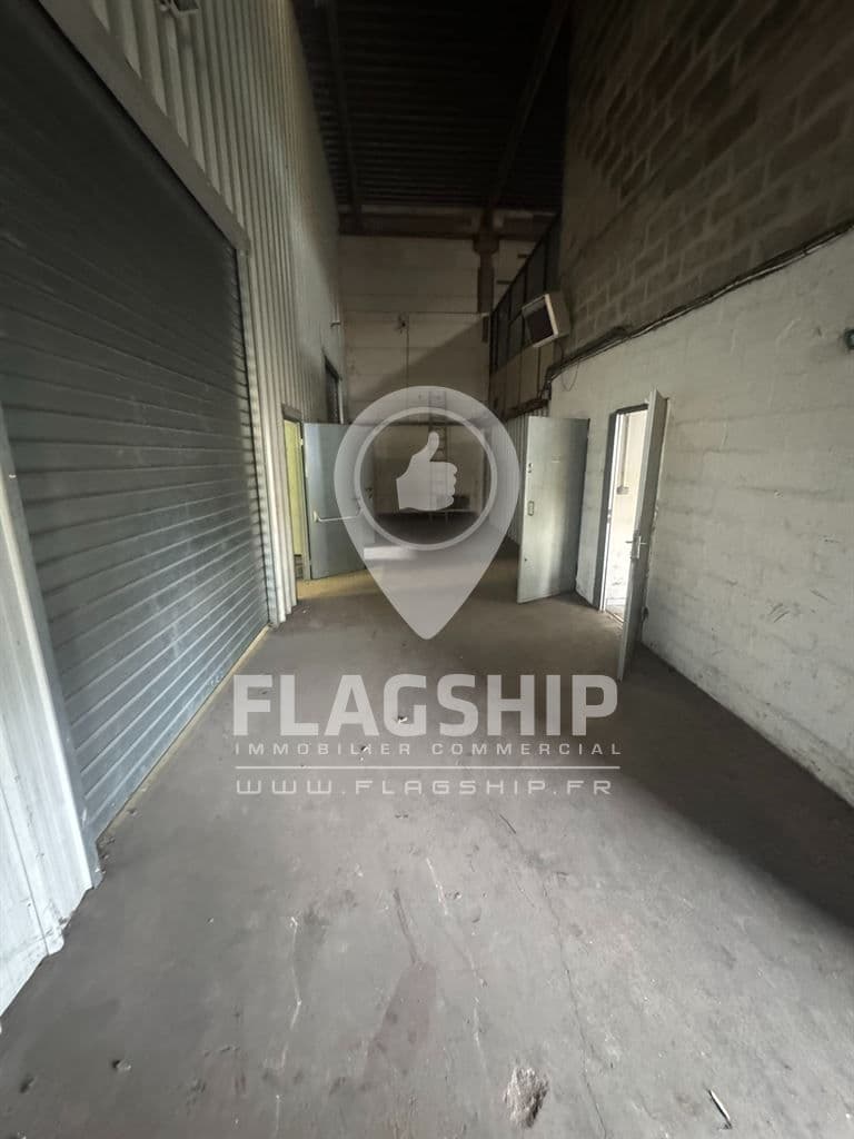 Local commercial · 785 m² · Location — photo 1