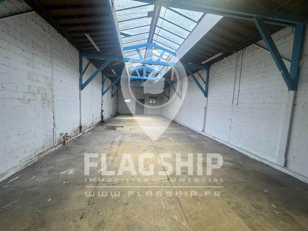 Local commercial · 220 m² · Location — photo 1