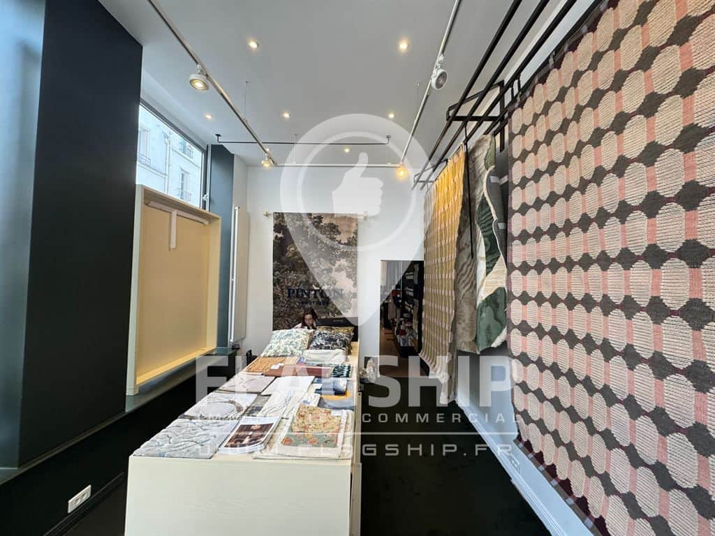Local commercial · 114 m² · Cession de bail — photo 1