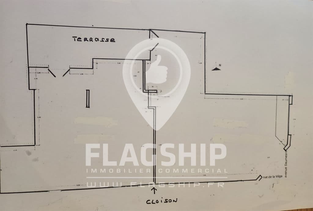 Local commercial · 125 m² · Achat des murs — photo 1
