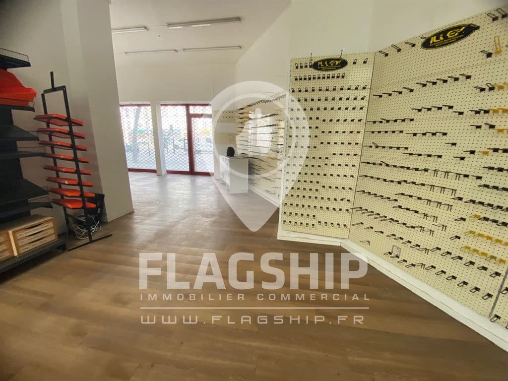 Local commercial · 138 m² · Achat des murs — photo 1