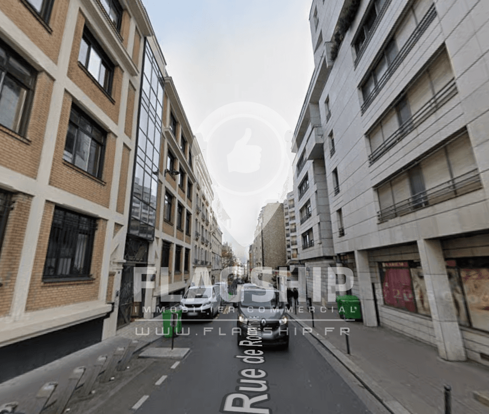 Local commercial · 354 m² · Location — photo 1