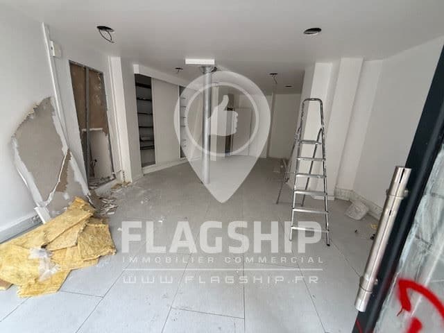 Local commercial · 34 m² · Location — photo 1