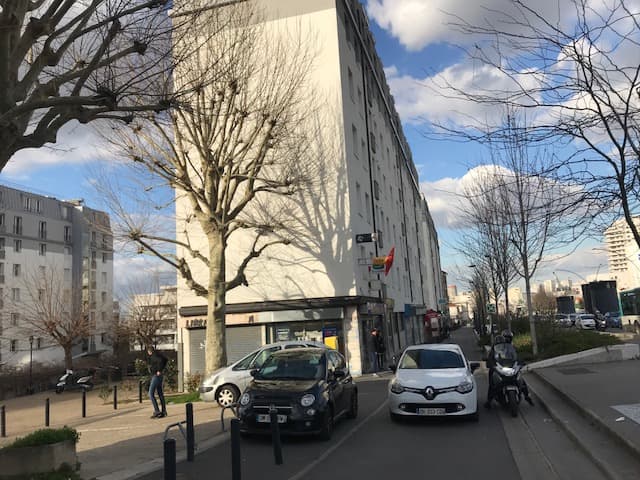 Local commercial · 132 m² · Cession de bail — photo 1