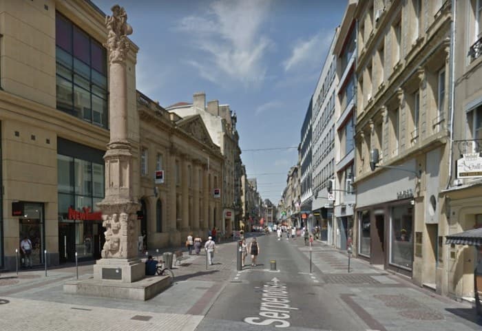 Local commercial · 1170 m² · Location — photo 1