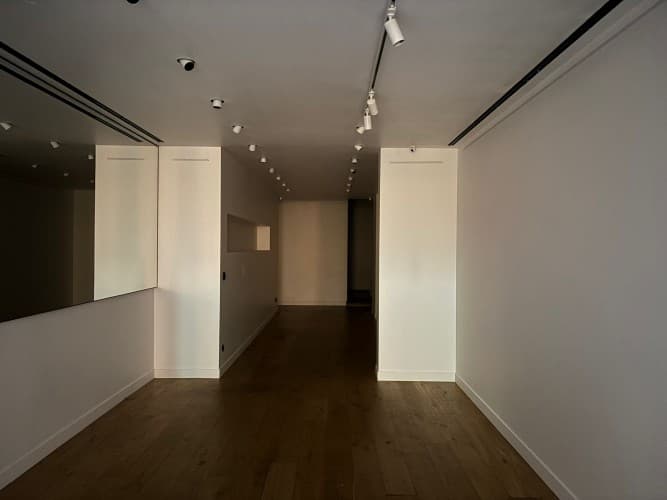Local commercial · 72 m² · Location — photo 1