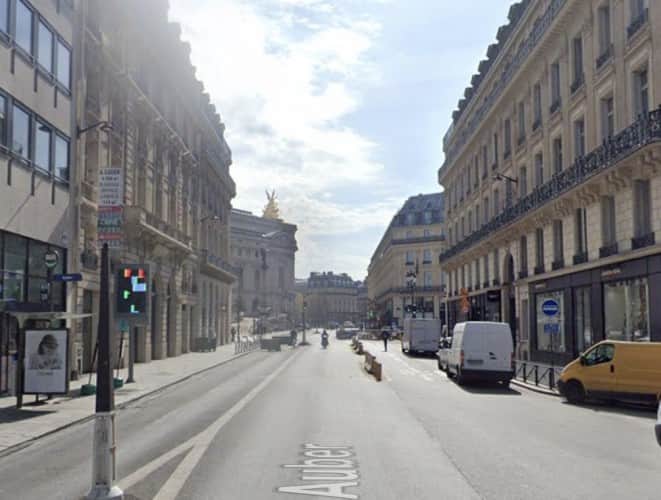 Local commercial · 354 m² · Cession de bail — photo 1