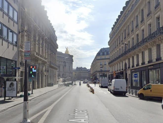Local commercial · 354 m² · Cession de bail — photo 1