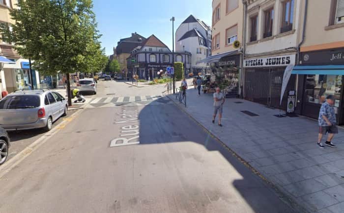 Local commercial · 1061 m² · Location — photo 1