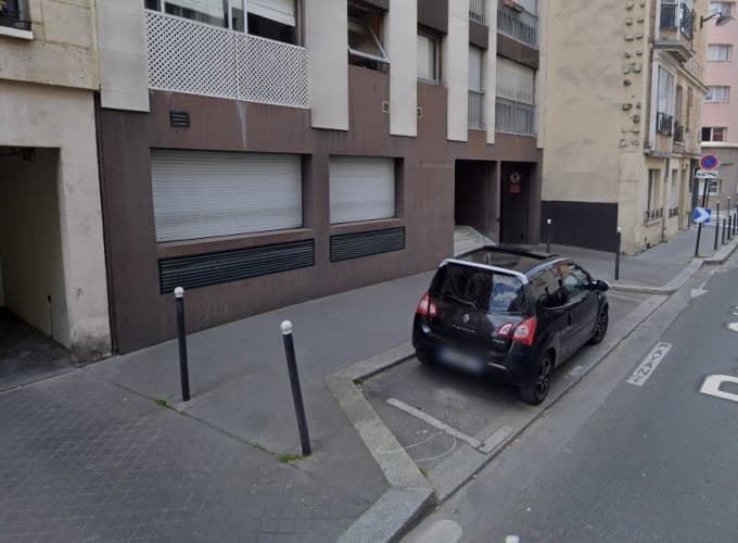 Local commercial · 230 m² · Location — photo 1