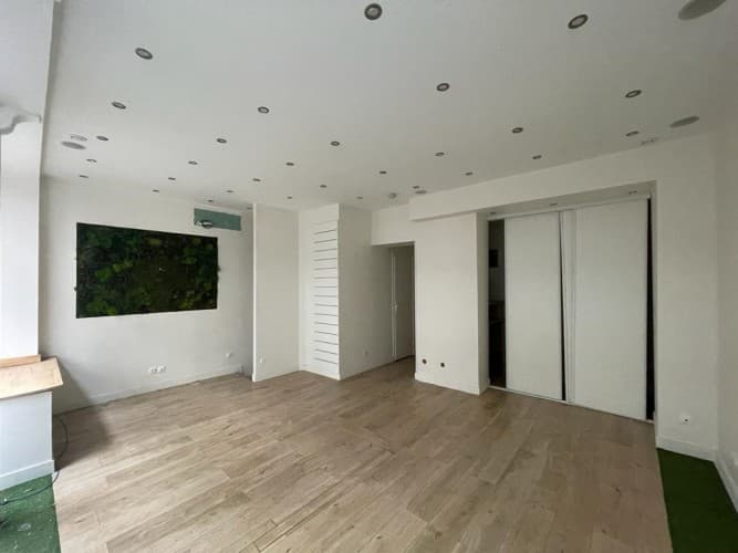 Local commercial · 60 m² · Location — photo 1
