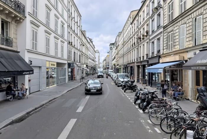 Local commercial · 102 m² · Location — photo 1