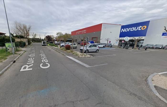 Local commercial · 1000 m² · Location — photo 1