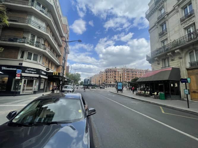 Local commercial · 141 m² · Cession de bail — photo 1