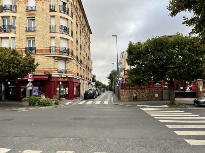 Local commercial · 90 m² · Cession de bail — photo 1