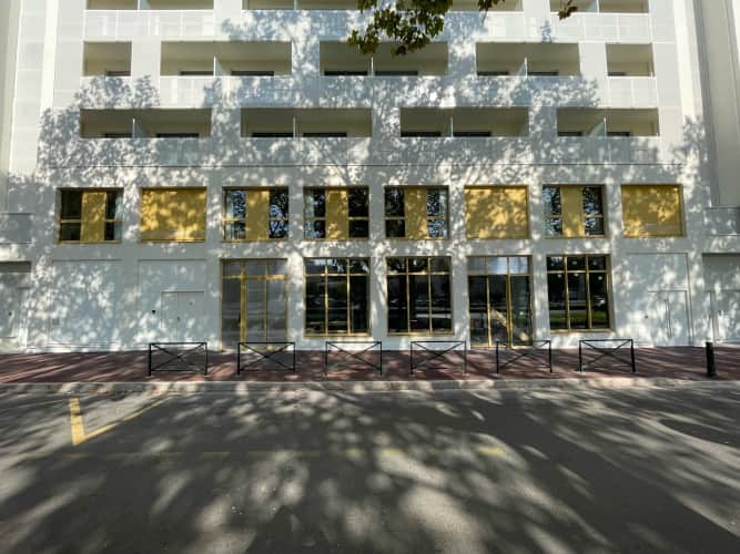 Local commercial · 166 m² · Location — photo 1
