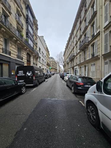 Local commercial · 53 m² · Location — photo 1