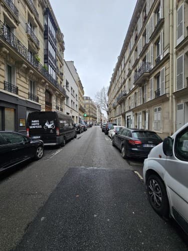 Local commercial · 53 m² · Location — photo 1