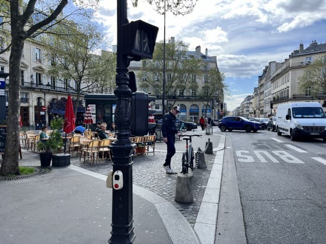 Local commercial · 100 m² · Cession de bail — photo 1