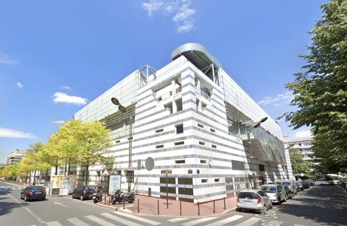 Local commercial · 176 m² · Location — photo 1