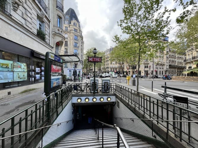 Local commercial · 100 m² · Cession de bail — photo 1
