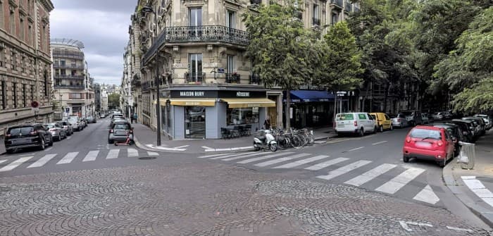 Local commercial · 70 m² · Location — photo 1