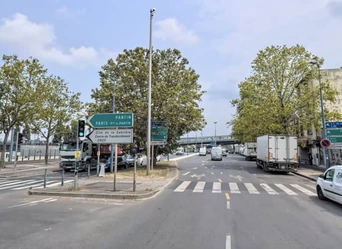 Local commercial · 1640 m² · Location — photo 1