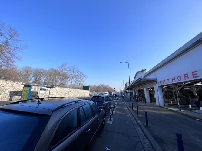 Local commercial · 140 m² · Location — photo 1