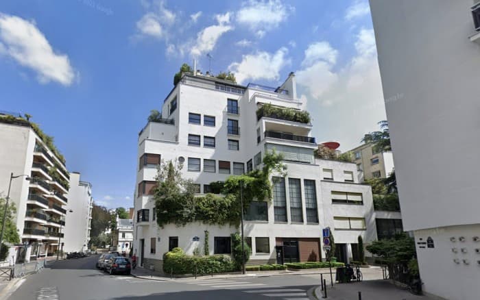 Local commercial · 335 m² · Location — photo 1