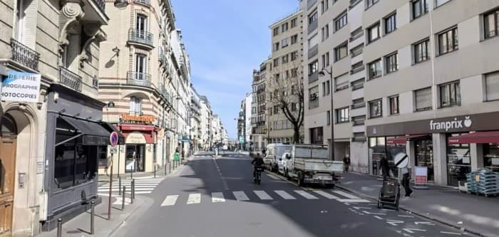 Local commercial · 97 m² · Location — photo 1