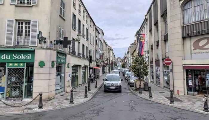Local commercial · 892 m² · Location — photo 1