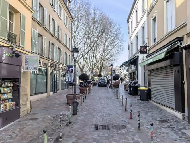 Local commercial · 126 m² · Location — photo 1