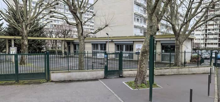 Local commercial · 305 m² · Location — photo 1