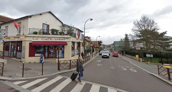 Local commercial · 42 m² · Location — photo 1