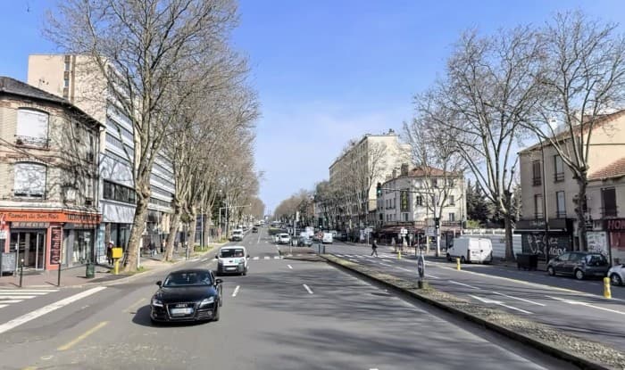 Local commercial · 97 m² · Location — photo 1