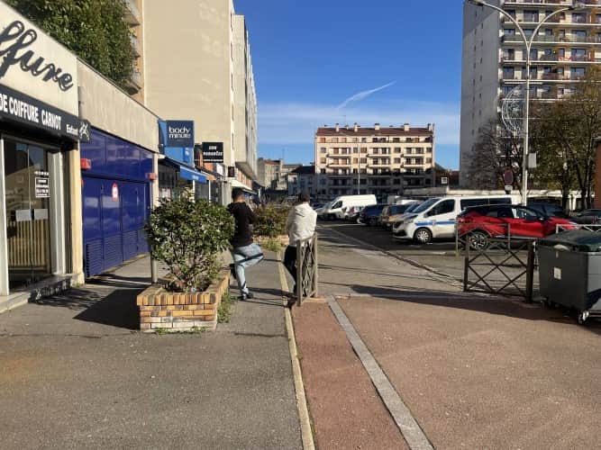 Local commercial · 130 m² · Fonds de commerce — photo 1