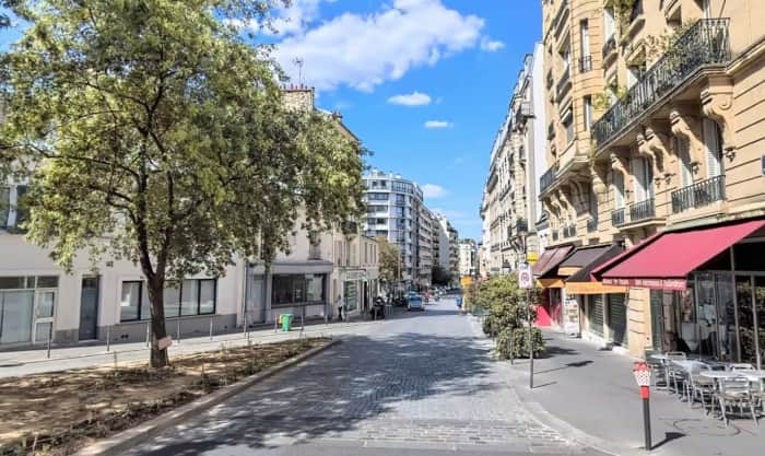 Local commercial · 65 m² · Location — photo 1