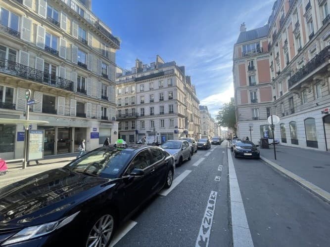Local commercial · 252 m² · Location — photo 1