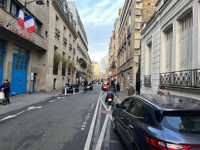 Local commercial · 77 m² · Cession de bail — photo 1