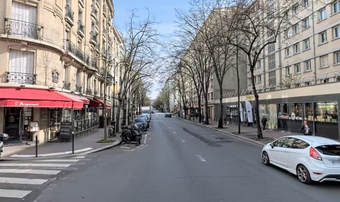Local commercial · 146 m² · Location — photo 1