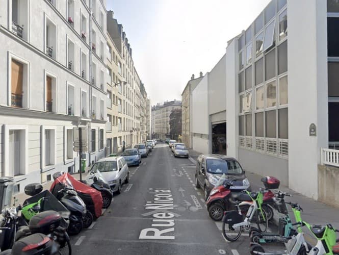 Local commercial · 135 m² · Location — photo 1