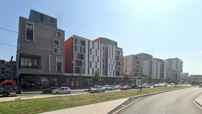 Local commercial · 330 m² · Cession de bail — photo 1