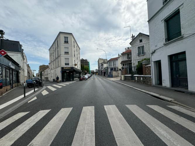 Local commercial · 77 m² · Cession de bail — photo 1