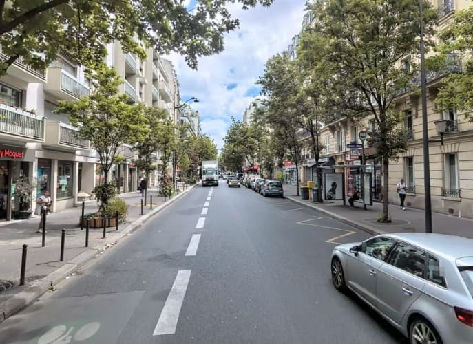 Local commercial · 395 m² · Location — photo 1