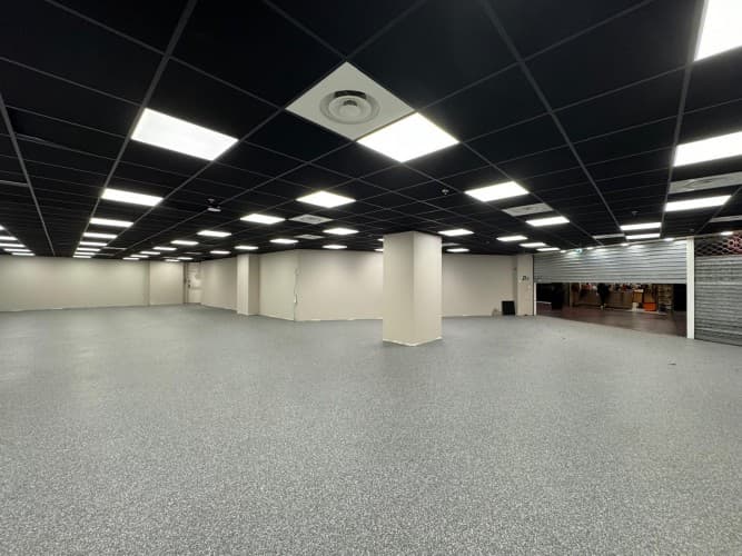 Local commercial · 358 m² · Location — photo 1
